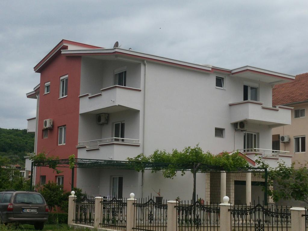 Apartments Ela Ulcinj Kültér fotó